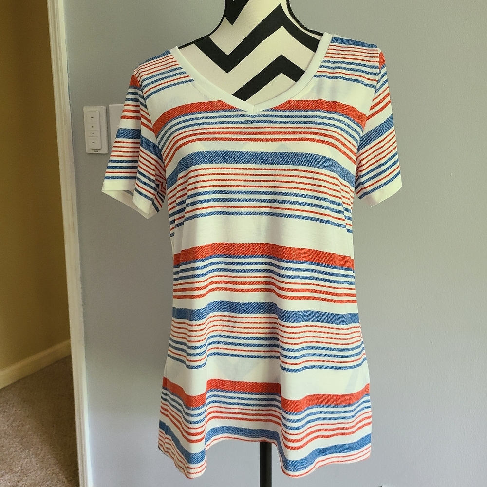 Lularoe Americana collection Christy V-neck Tshirt